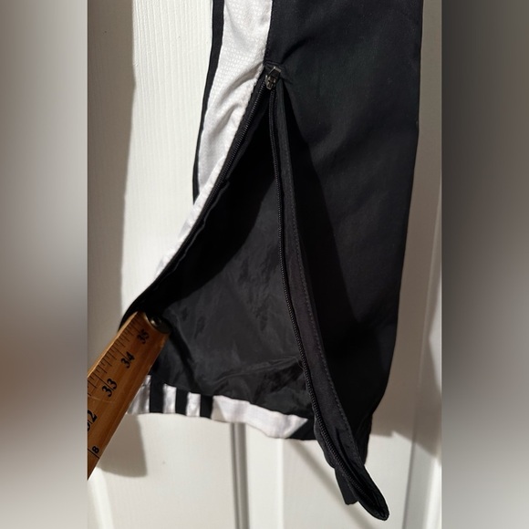 ADIDAS Retro 2010 Men’s Black Large Ankle Zip Windbreaker Pants Three Stripes - Picture 8 of 16